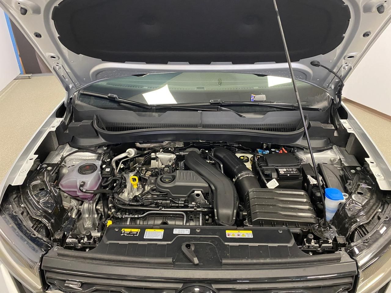 Fahrzeugabbildung Volkswagen T-Cross 1.5 TSI DSG BLACK STYLE R-Line+AHK+ACC++