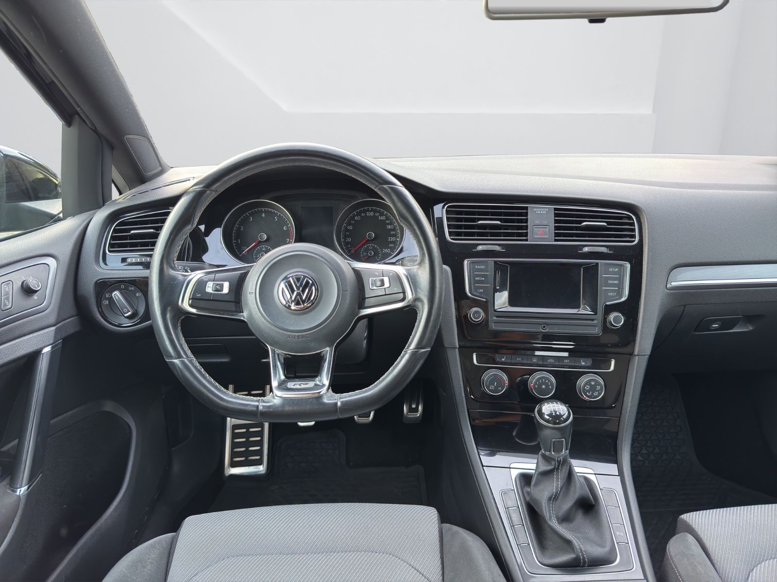 Fahrzeugabbildung Volkswagen Golf VII Lim. R*Line*2.Hand*TÜV*Neu*122PS*