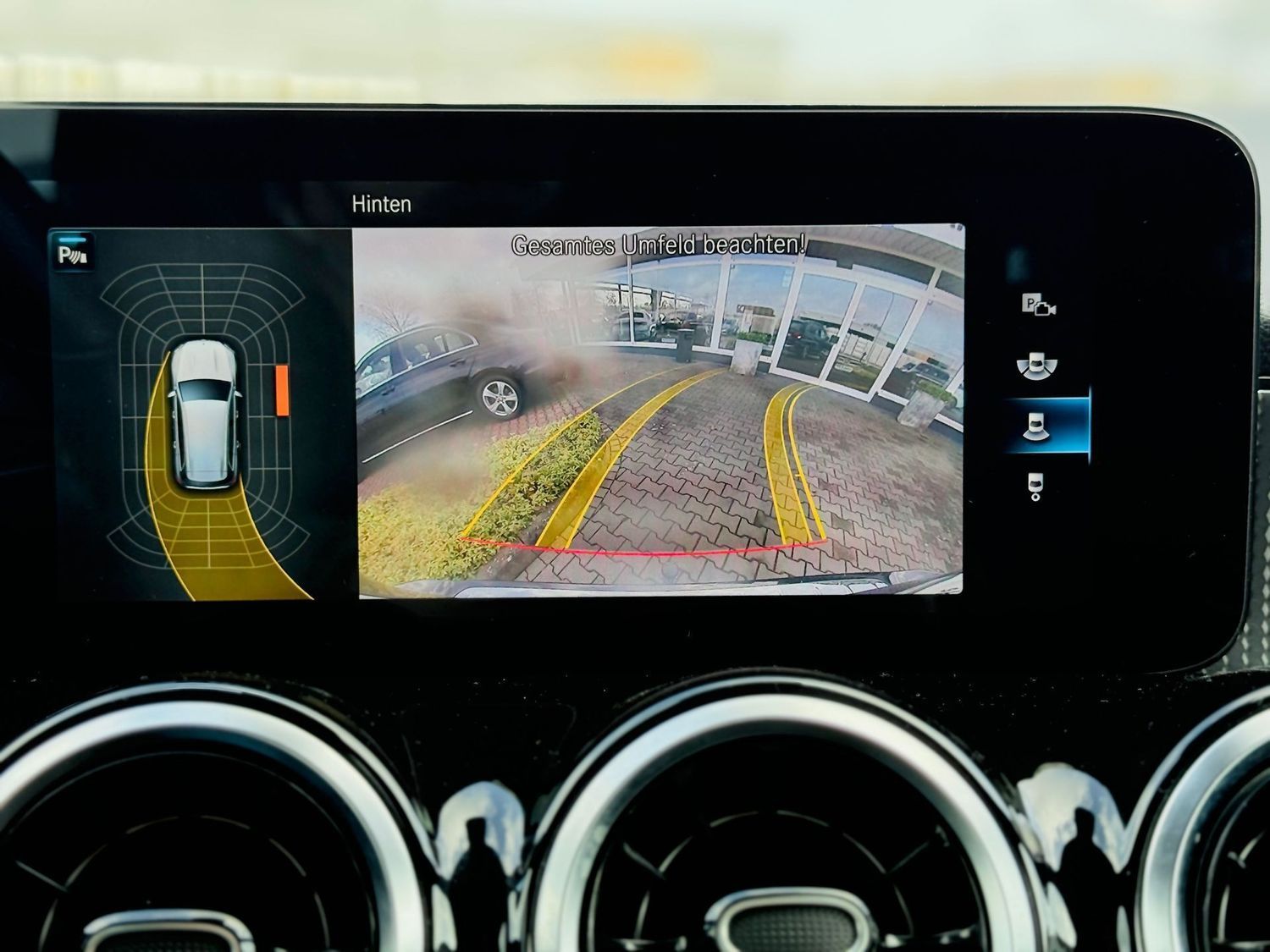 Fahrzeugabbildung Mercedes-Benz GLB 220 d PROGRESSIVE - AHK, Navi, LED, PTS, RFK