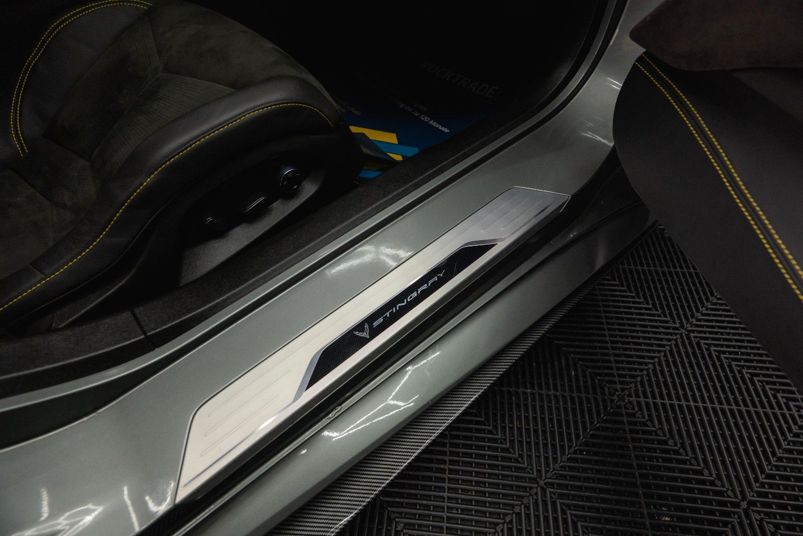 Fahrzeugabbildung Corvette C8 Stingray 3LT Targa Z51 Performa. Lift Carbon