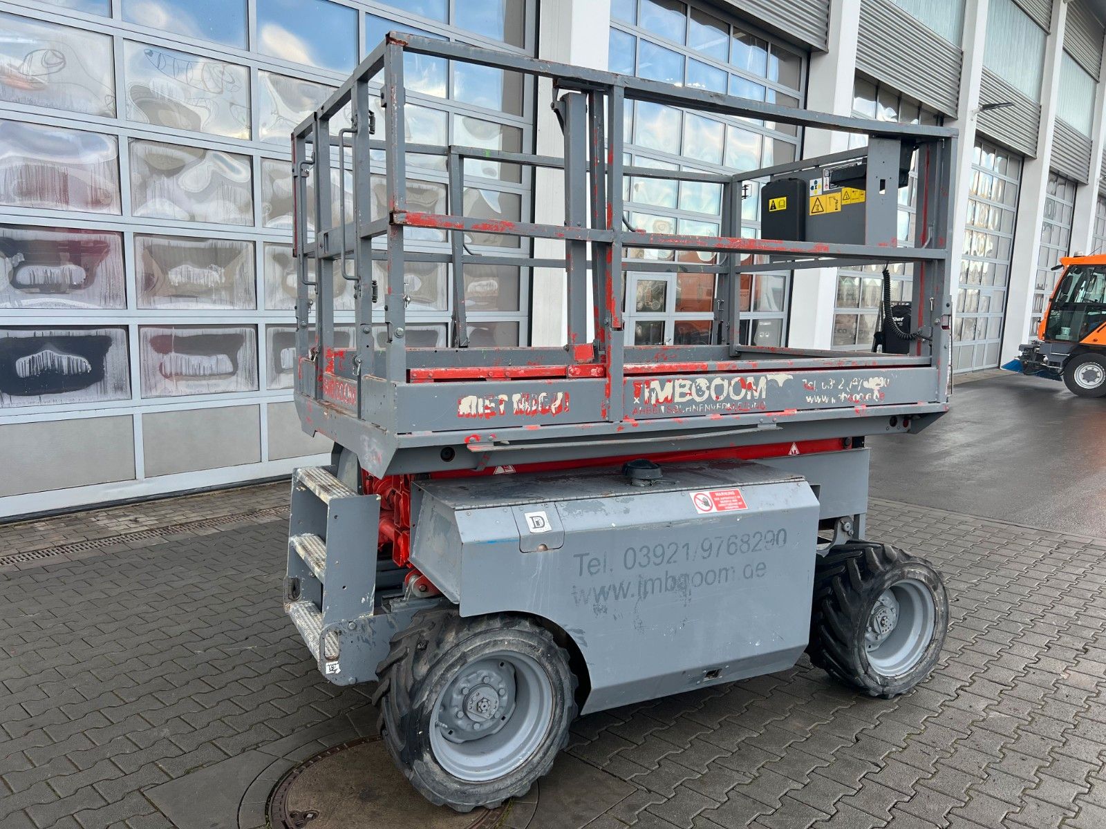 Fahrzeugabbildung Genie GS 2668 / 2.465h / Allrad / Arbeitshöhe: 9,90m