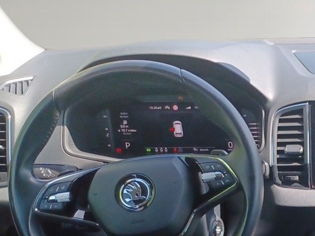 Fahrzeugabbildung SKODA Karoq 2.0TDI DSG Style LED+ACC+VIRTUAL+PARKLENK+
