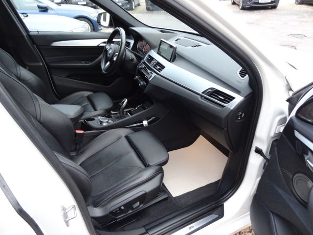 Fahrzeugabbildung BMW X1 xDrive 20i M-Sport/HUD/Pano/Kam/AHK/Navi/
