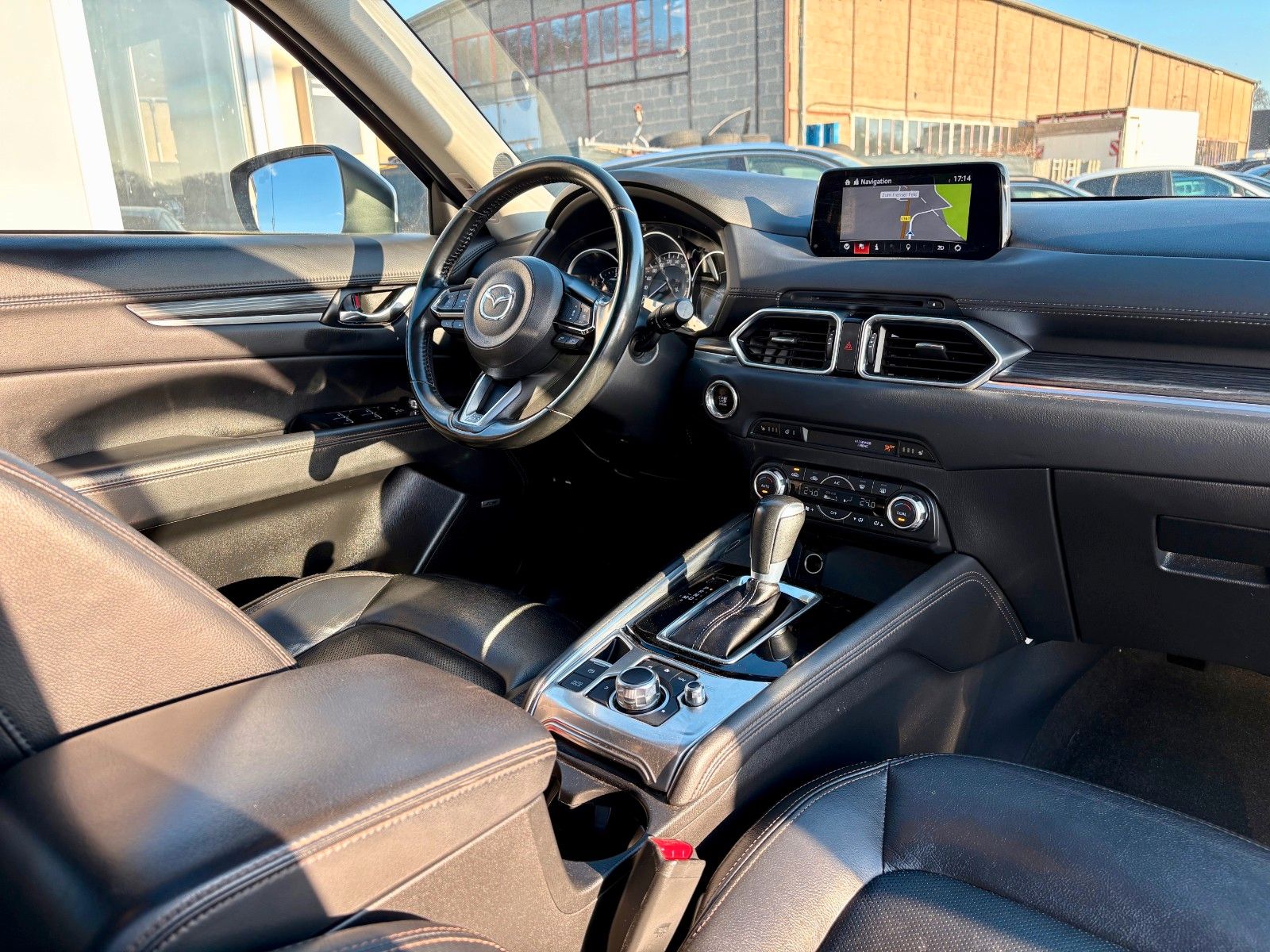 Fahrzeugabbildung Mazda CX-5 SPORTS-LINE AWD 1.HD HUD Leder 360 LED BOSE