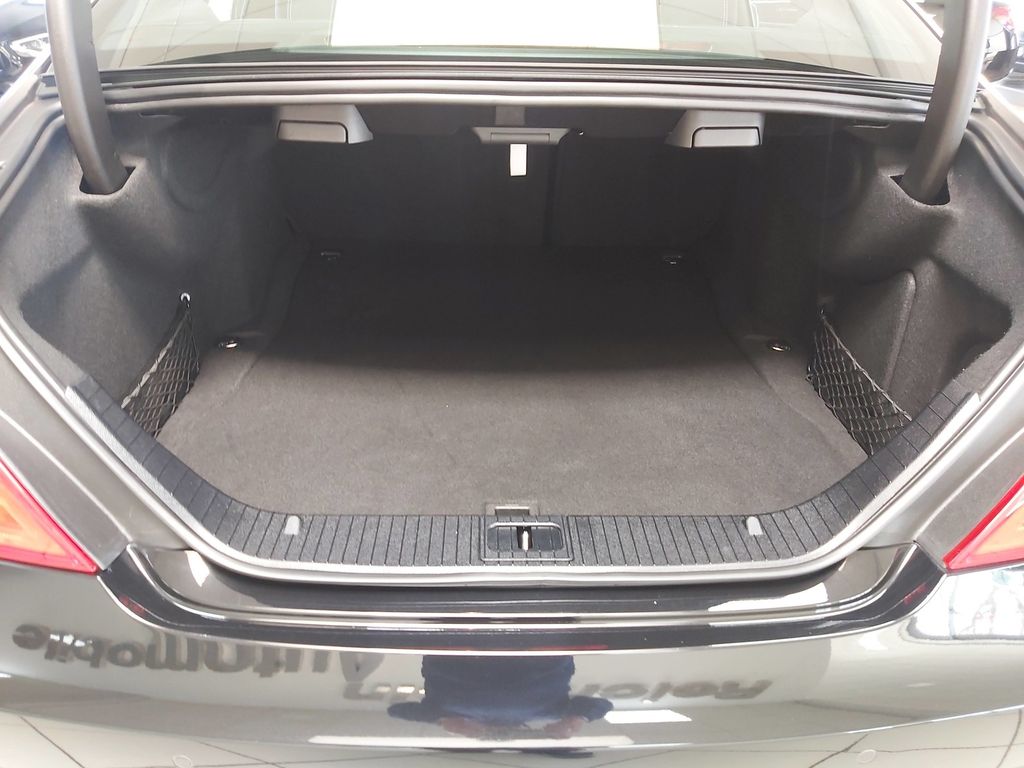 Mercedes-Benz CLS 500 Coupe AMG MEMORY TOTW LEDER AIRM DISTR