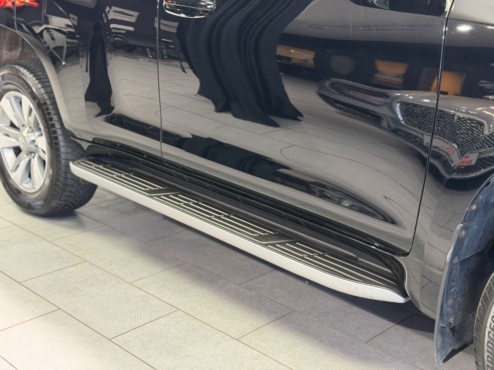 Fahrzeugabbildung Toyota Land Cruiser Executive|AUTOMATIK|LEDER|NAVI|AHK