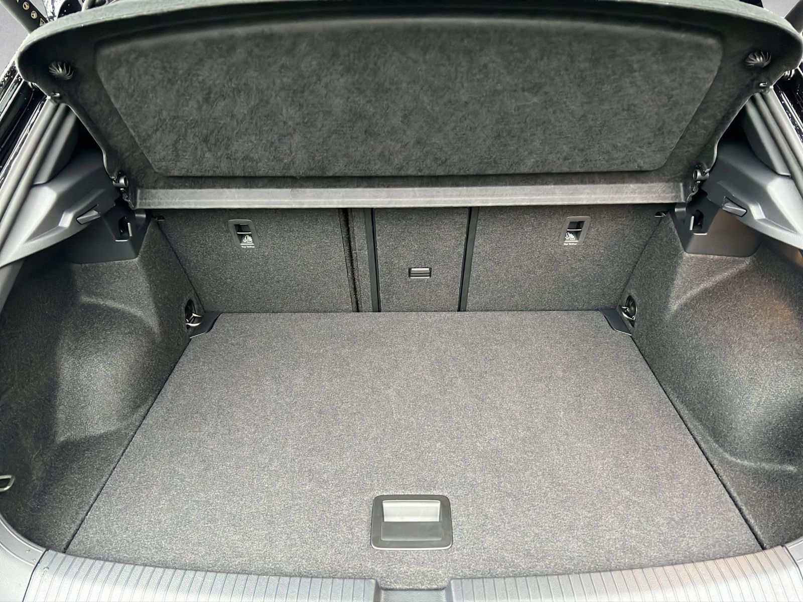 T-Roc R-Line 1.0 TSI AHK*Navi*Black Style