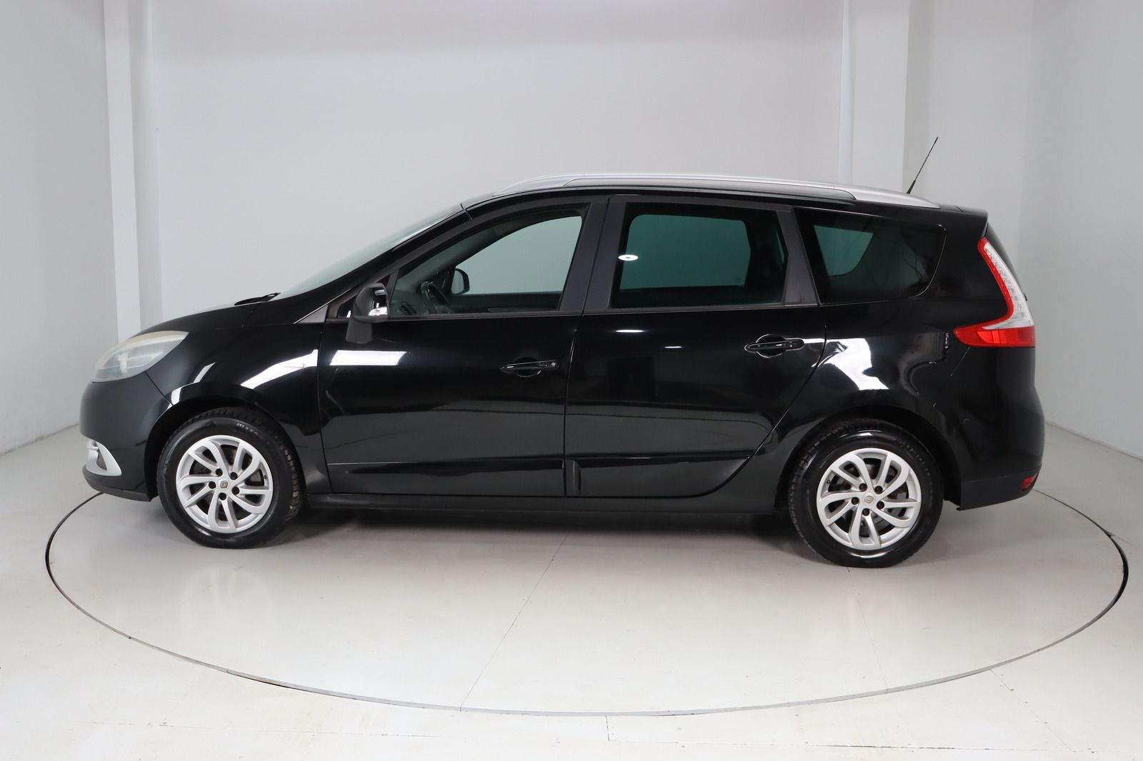 Fahrzeugabbildung Renault Grand Scenic III 1.4 dCi Limited * 7 Sitzer * Na