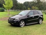 Mercedes-Benz ML 420 CDI  10 Jahr Edition 4MATIC  - schwarze Mercedes-Benz ML 420