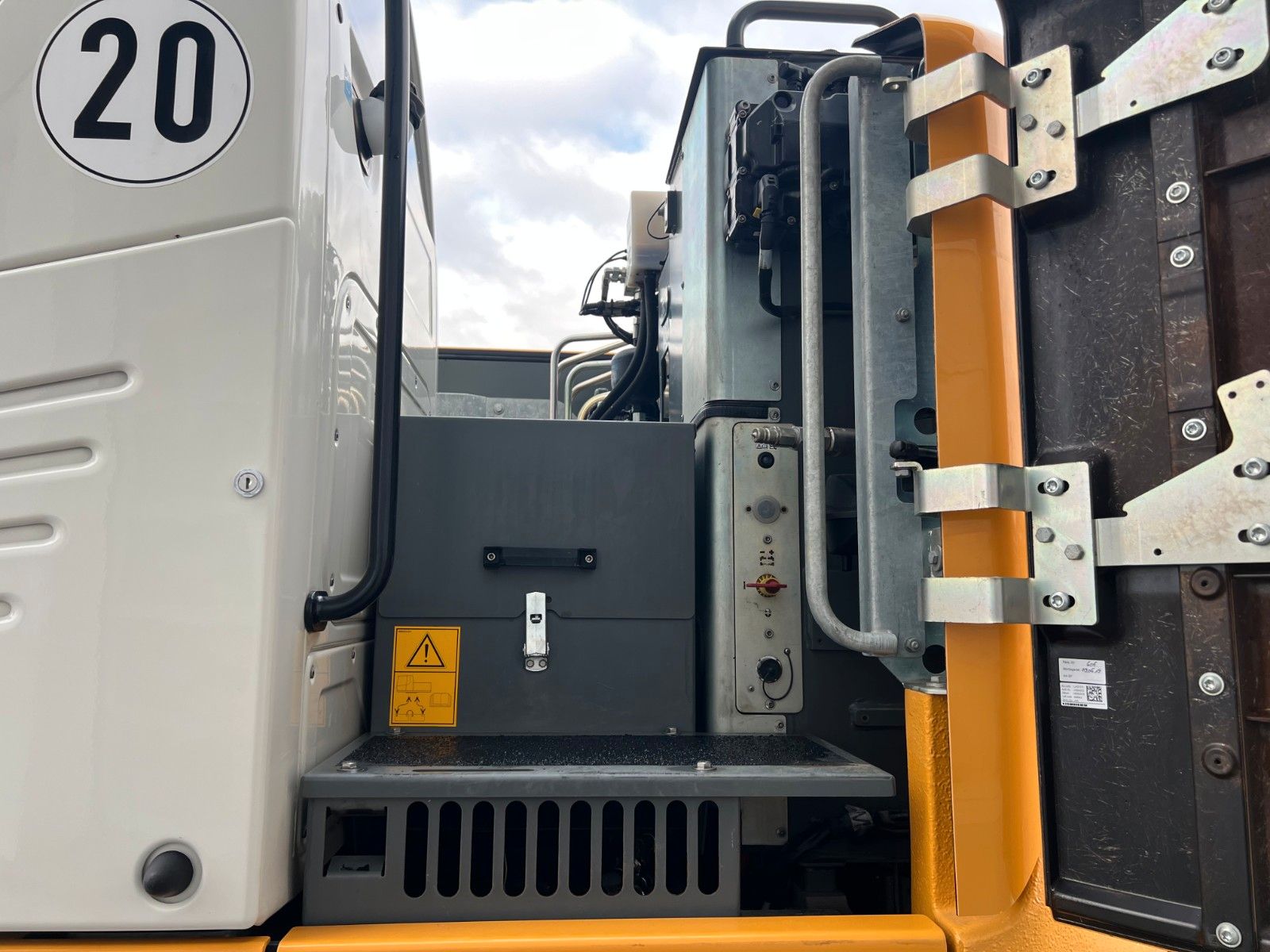 Fahrzeugabbildung Liebherr A 910 C Litronic / 2.381h / SW33