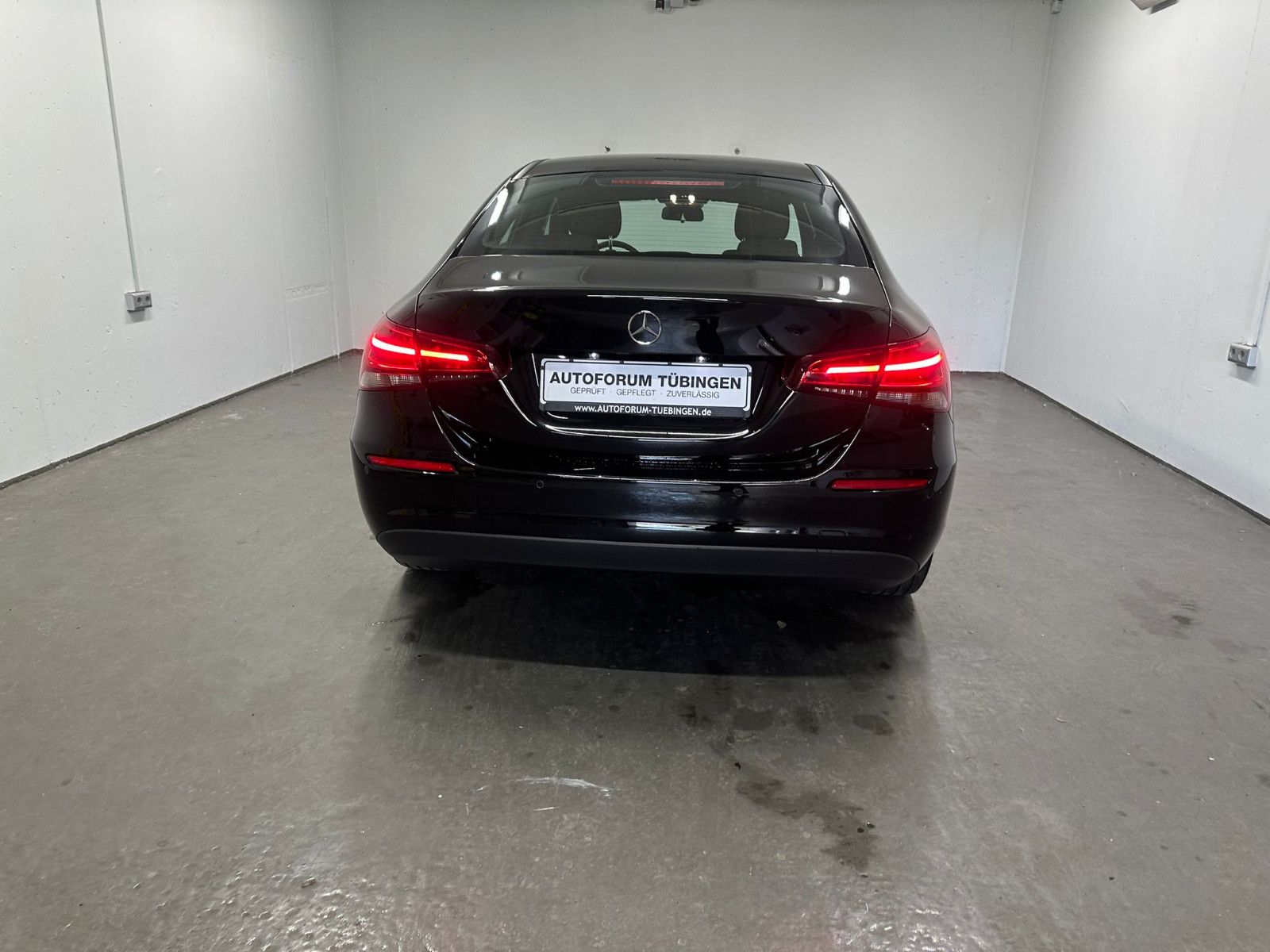 Fahrzeugabbildung Mercedes-Benz A 200 d Limousine *KAMERA*NAVI*CARPLAY*AHK*