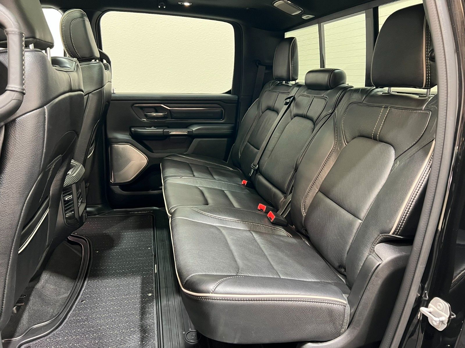 Fahrzeugabbildung Dodge RAM 1500 LIMITED NIGHT CREW CAB 4X4 *RTR UMBAU*