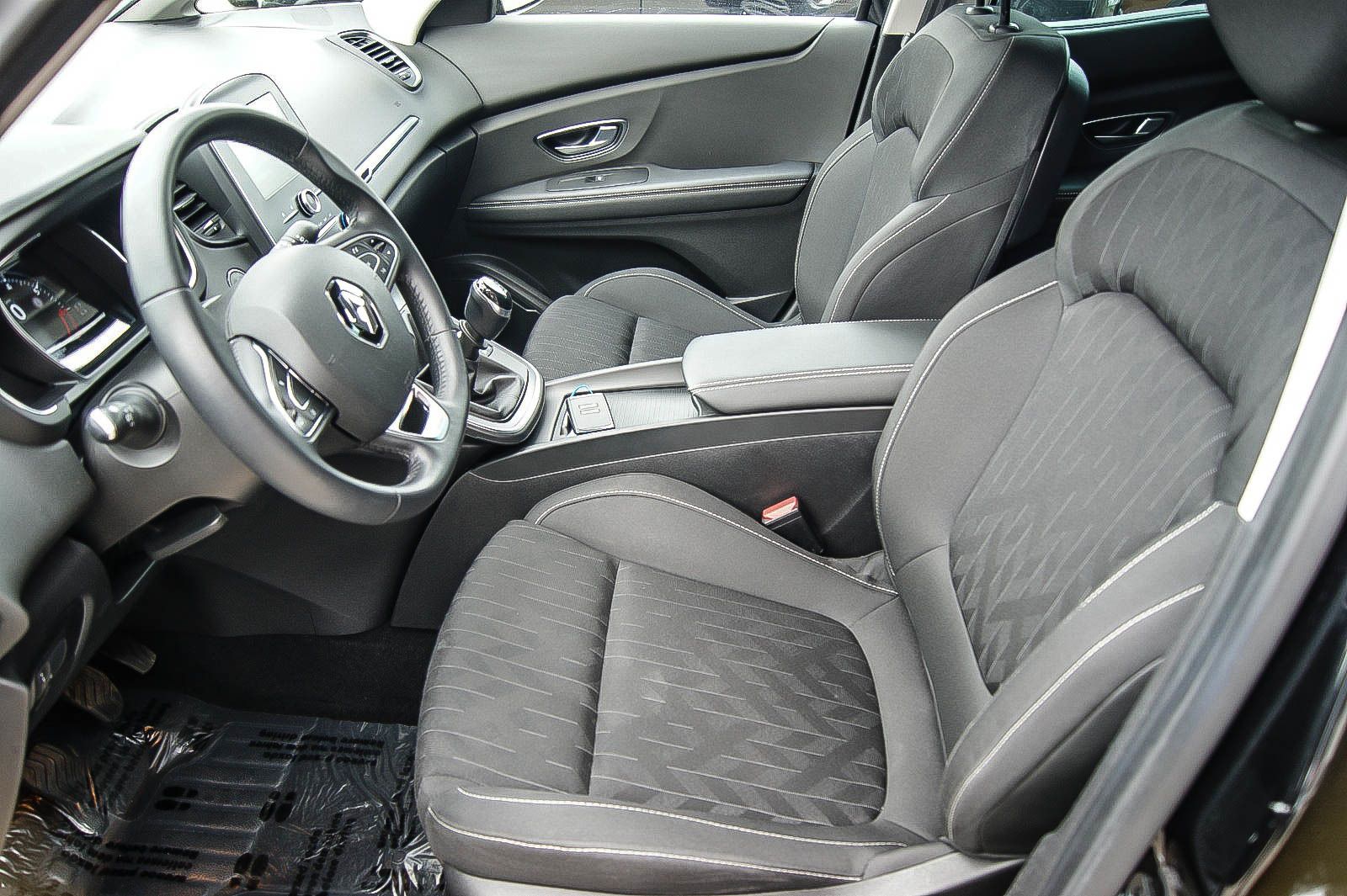 Fahrzeugabbildung Renault Scenic IV Limited DeLuxe NAVI R-Link2 KAMERA 20