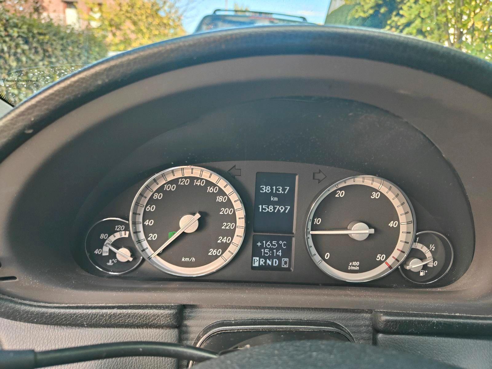 Mercedes-Benz C320 2005 — photo 15
