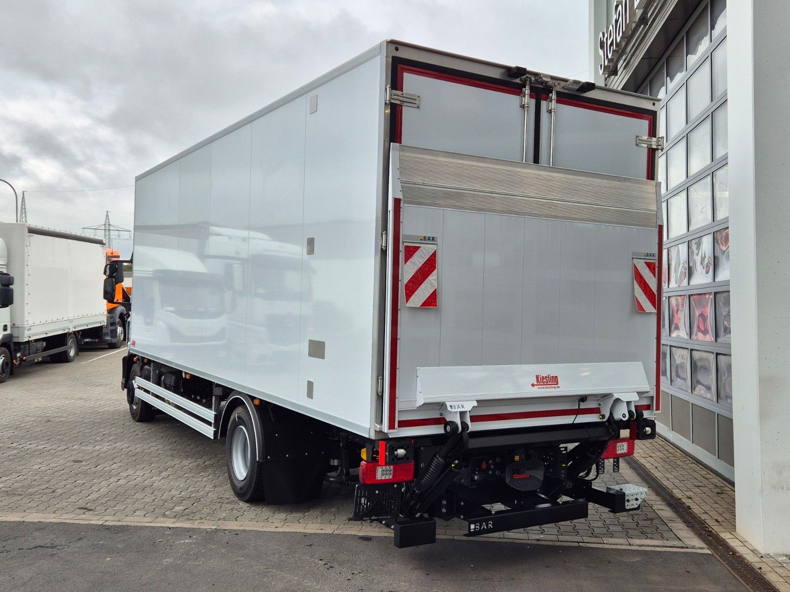 Fahrzeugabbildung Iveco Eurocargo ML160E28/P LBW Bär ThermoKing T-1200R