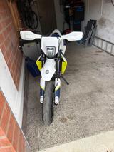 Husqvarna 701 Supermoto - HUSQVARNA 701 SUPERMOTO