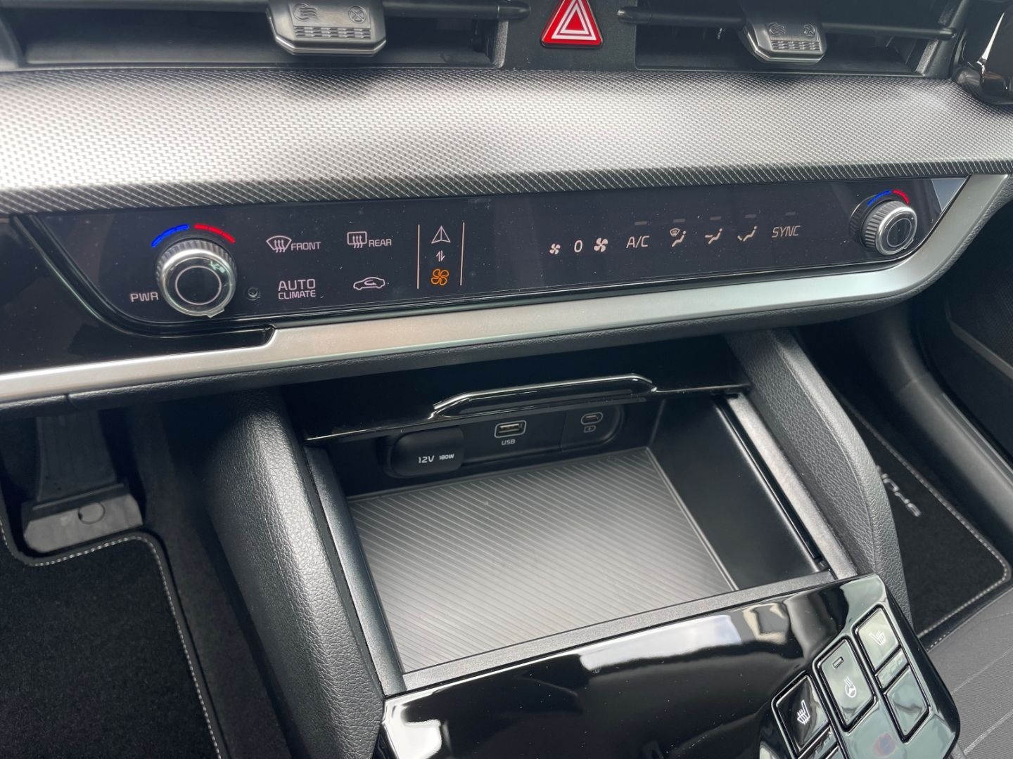 Fahrzeugabbildung Kia Sportage Vision MildHybrid LED Verkehrszeichener