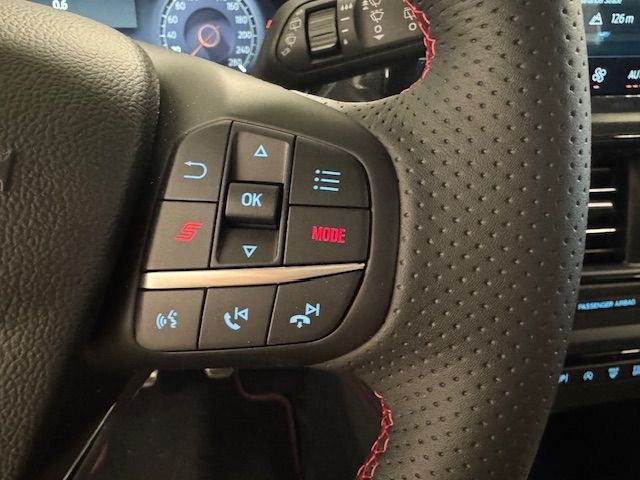 Fahrzeugabbildung Ford Focus ST X HUD Navi Digitales Cockpit Soundsyste