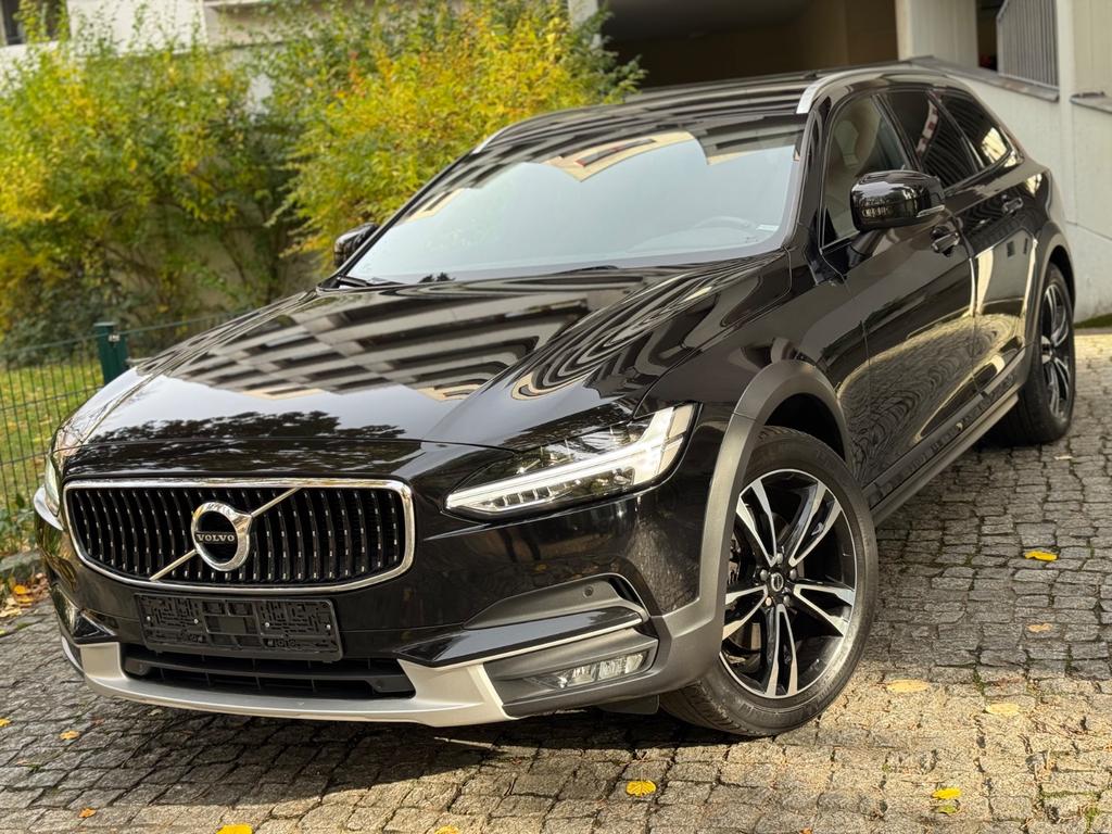 Volvo V90 Cross Country