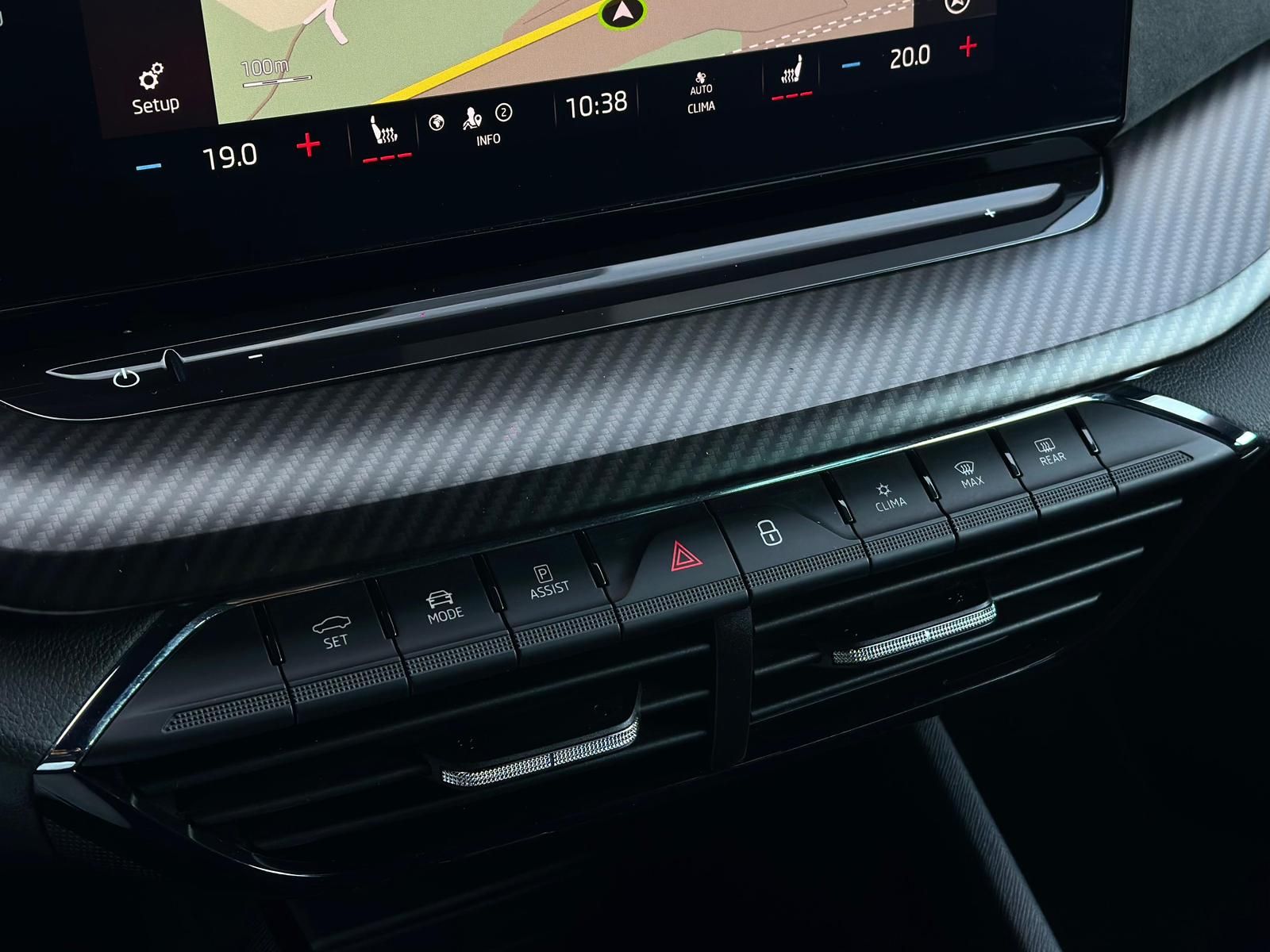 SKODA Octavia 2.0TDI RS* MATRIX#AHK#SHZ#FH#ACC#NAV#HUD - Image 15