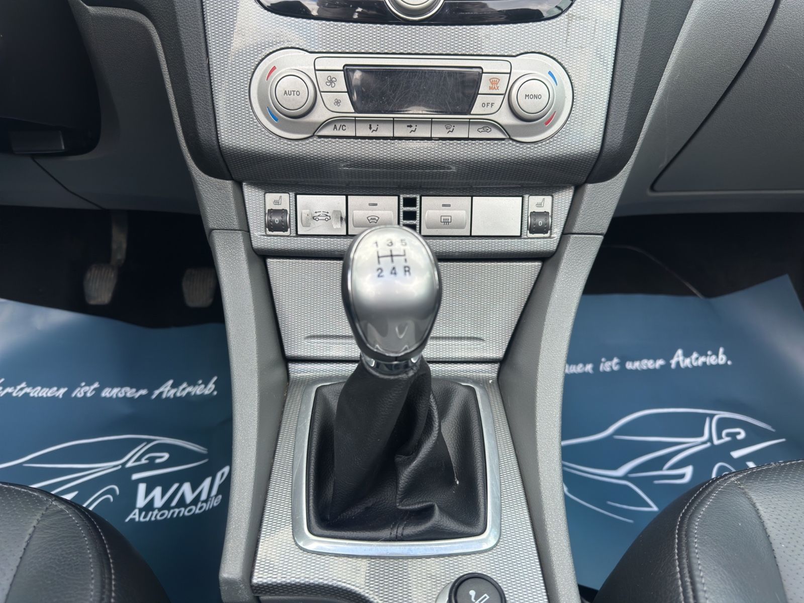 Fahrzeugabbildung Ford Focus Cabrio Titanium/Leder/AHK/SHZ/PDC/