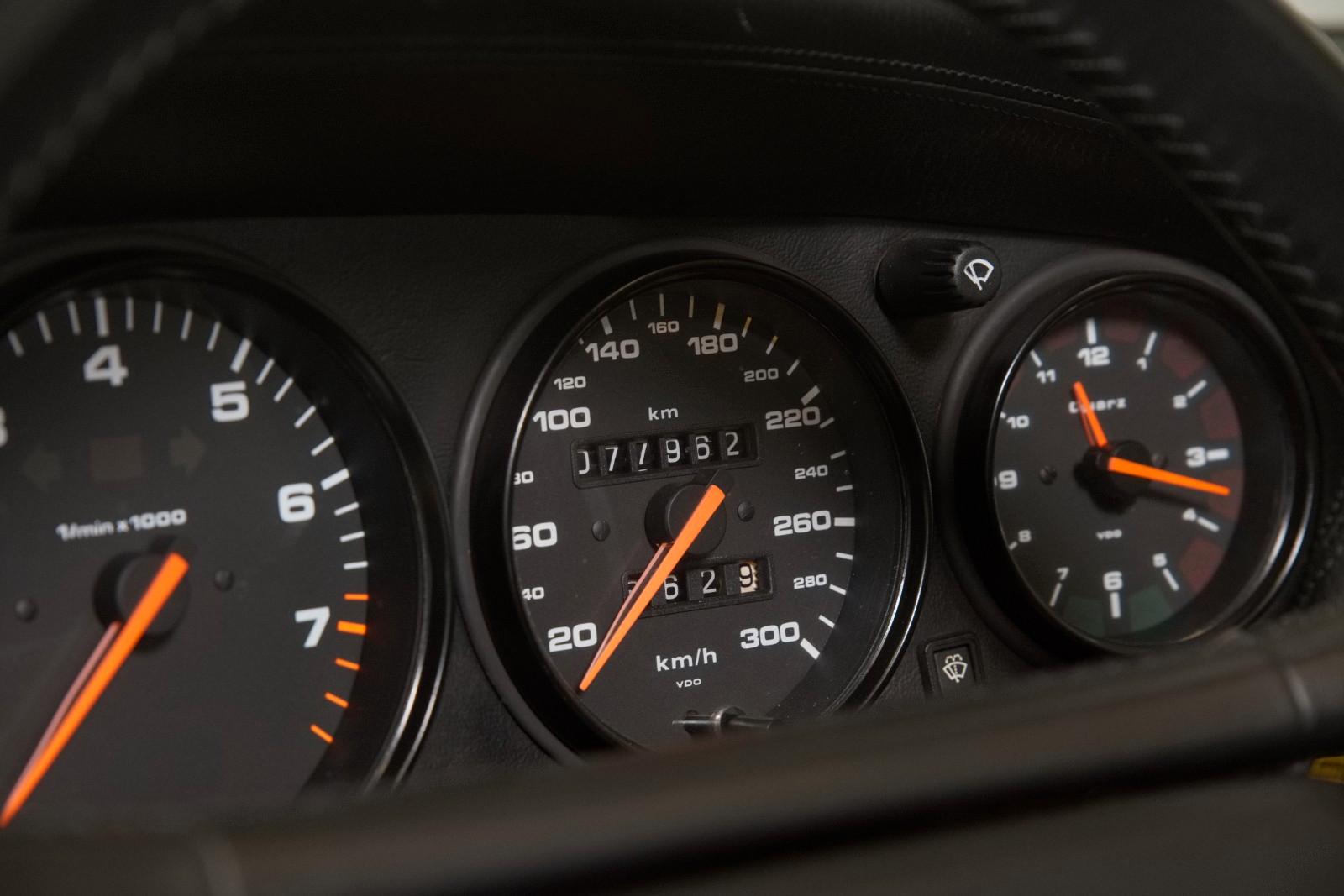 PORSCHE 911 (964) CARRERA 2 CABRIOLET BVM