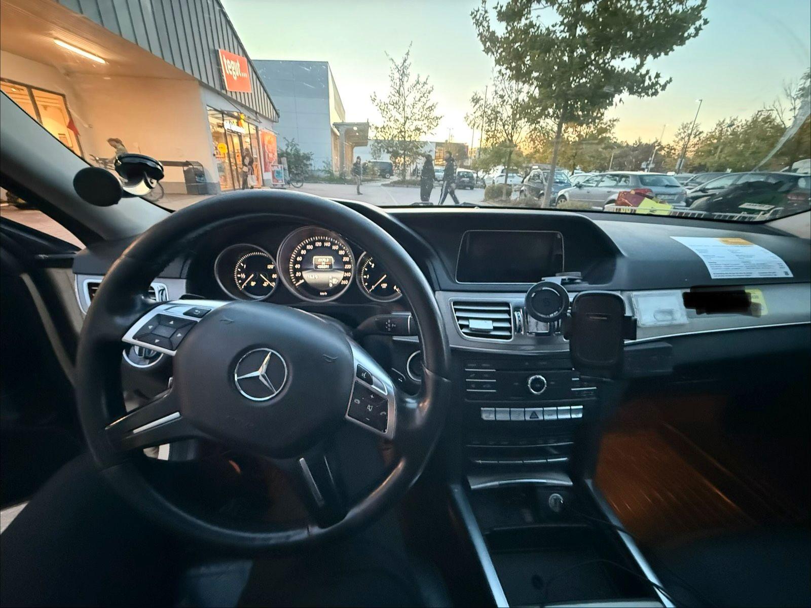 Mercedes-Benz E200 2015 — photo 9