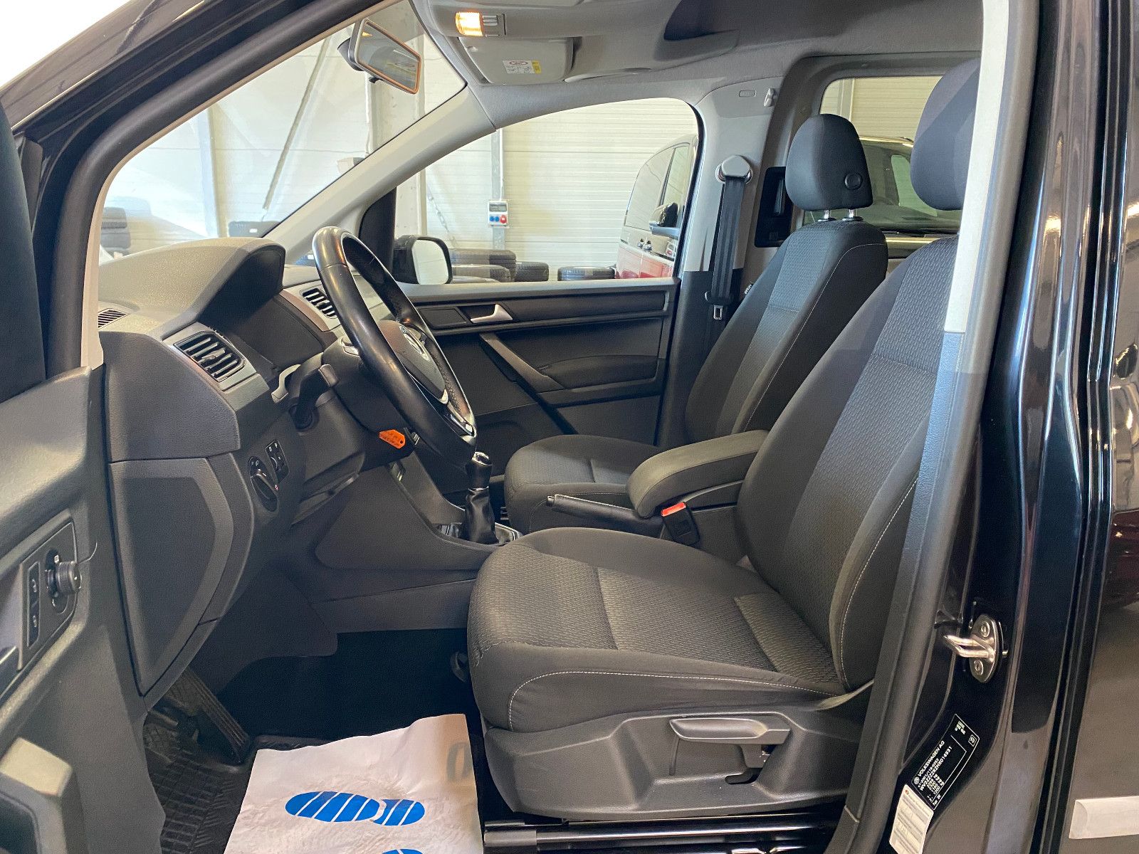 Fahrzeugabbildung Volkswagen Caddy 2.0 TDI Klimaautomatik PDC SHZ Tempomat