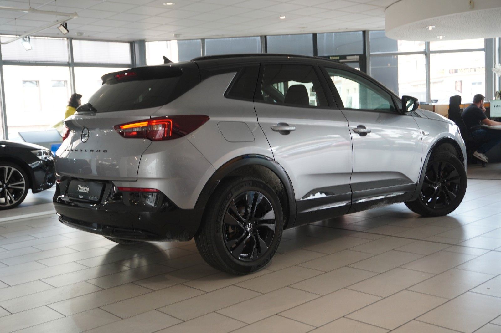 Fahrzeugabbildung Opel Grandland (X) 1.2T GS LINE NAVI/LED/KAMERA/SPORT