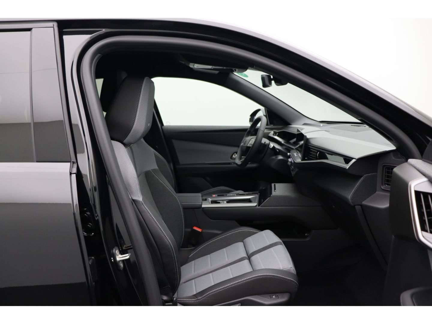 Fahrzeugabbildung Opel Grandland Ultimate AD AHK-abnehmbar El. Panodach