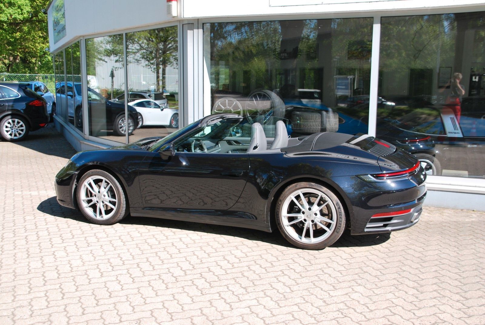 PORSCHE 992 Carrera Cabrio
