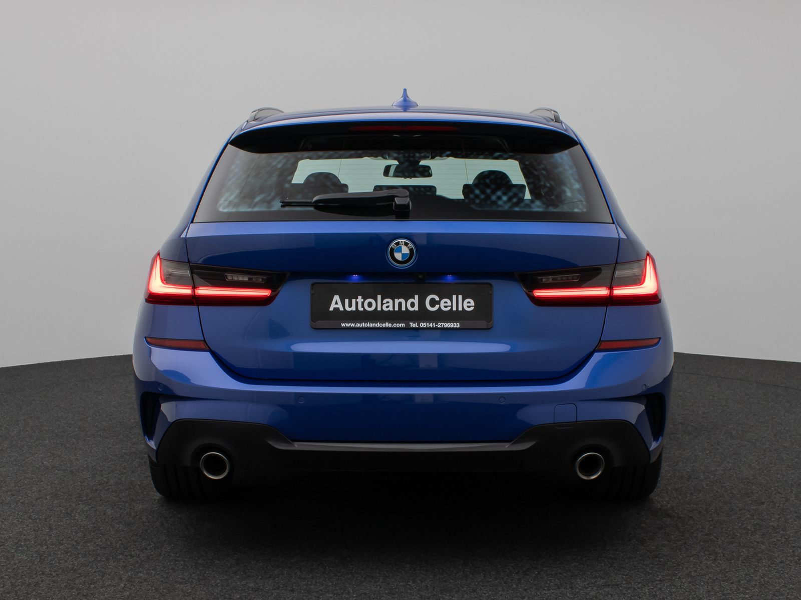 Fahrzeugabbildung BMW 330e  M Sport Panorama Laser Kamera HUD HiFi