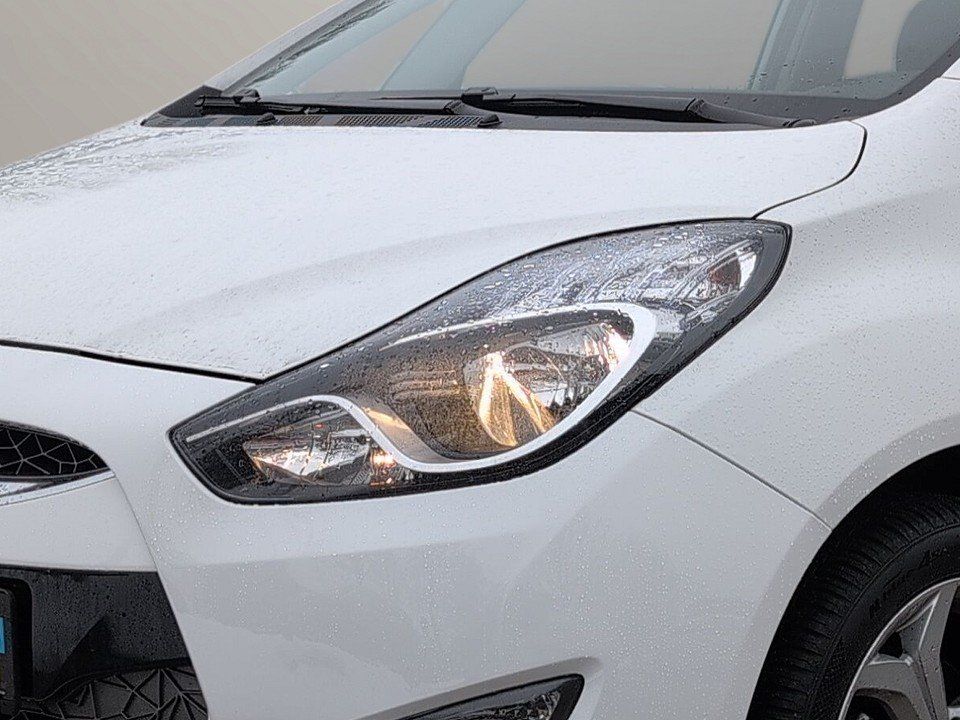 Fahrzeugabbildung Hyundai ix20 1.4 GOLD GARANTIE 1HD WENIG-KM AHK LEDER+BT