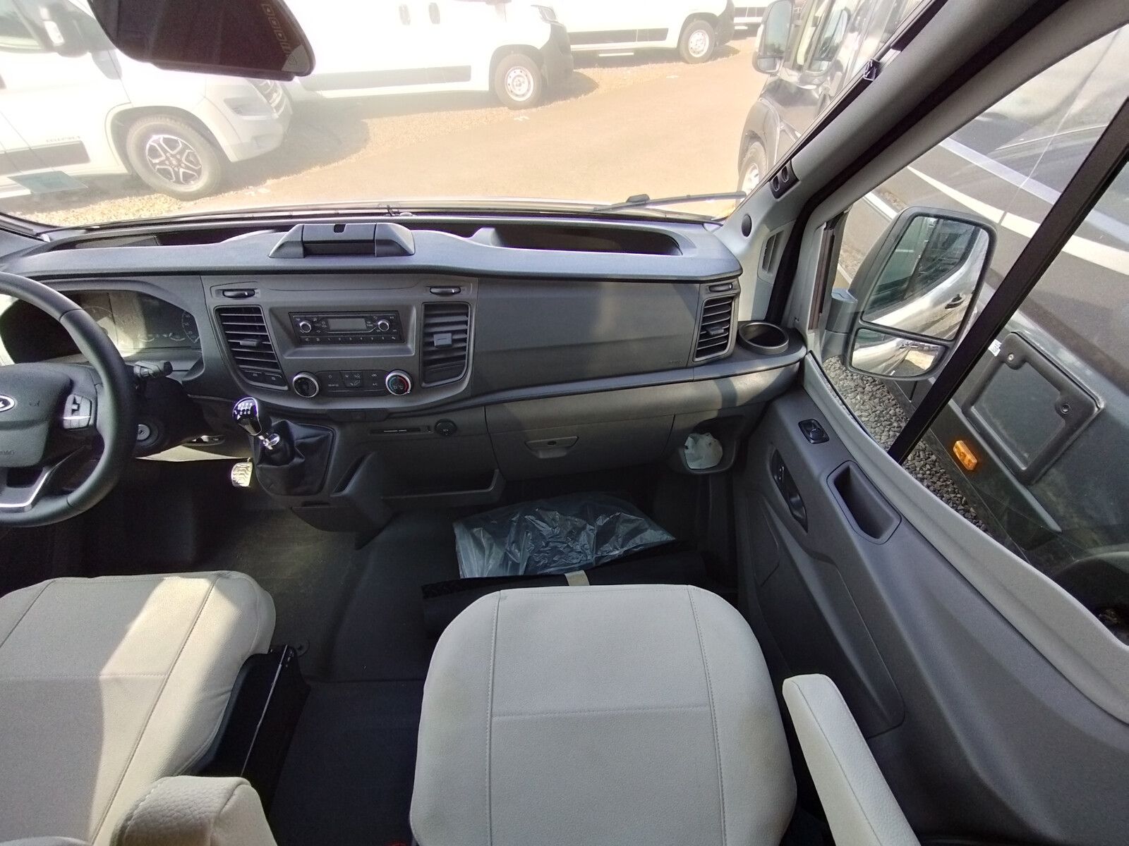 Fahrzeugabbildung Karmann Dexter 4x4 DE 560 AW Markise Combi6DE 170PS