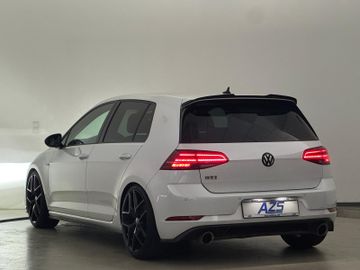 Volkswagen Golf - 8