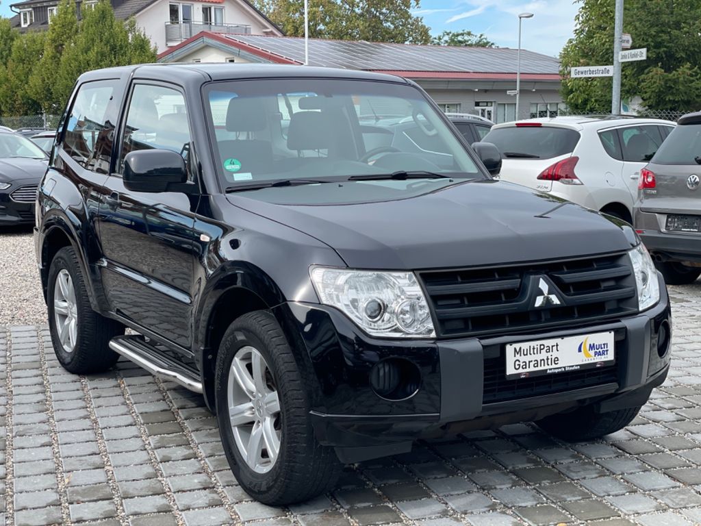 Внедорожник Mitsubishi Pajero б/у купить в Германии, продажа на рынке,