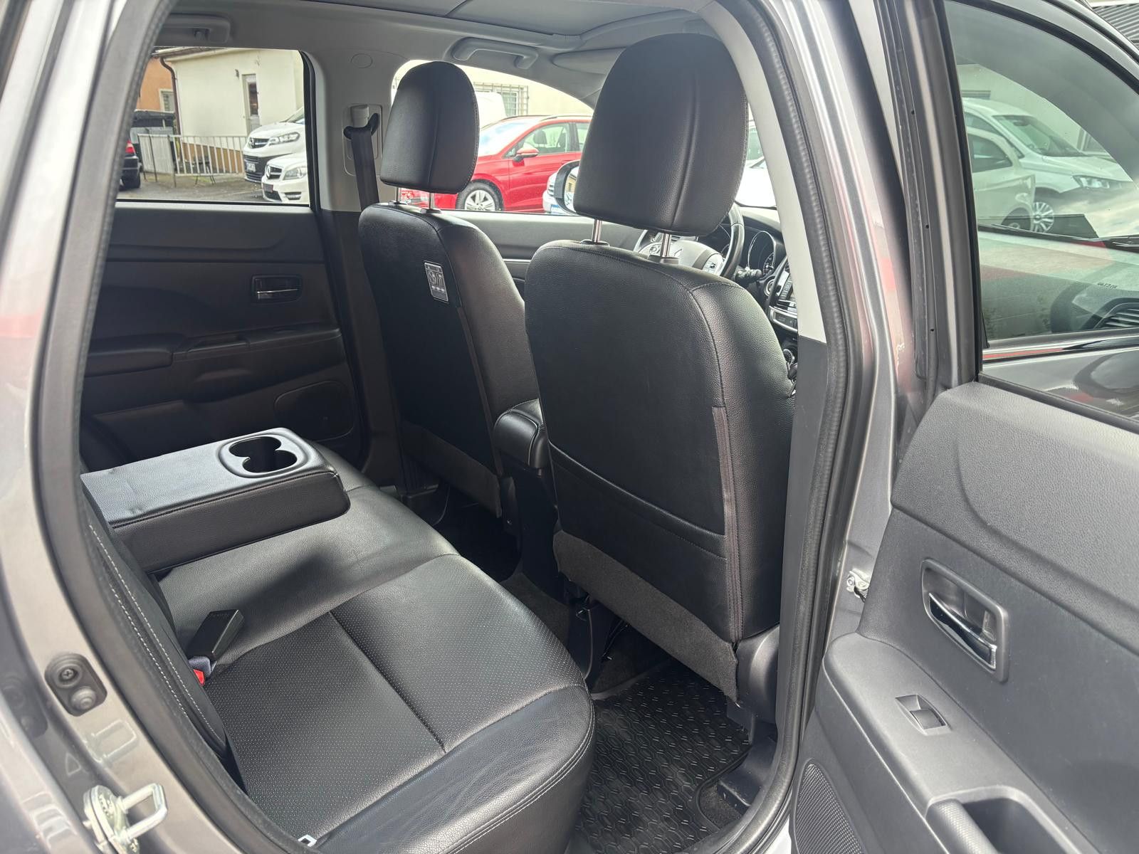 Fahrzeugabbildung Mitsubishi ASX Top 4WD-XENON-AHK-PANO-SHZ-KAMERA-TEMP-KLIMA