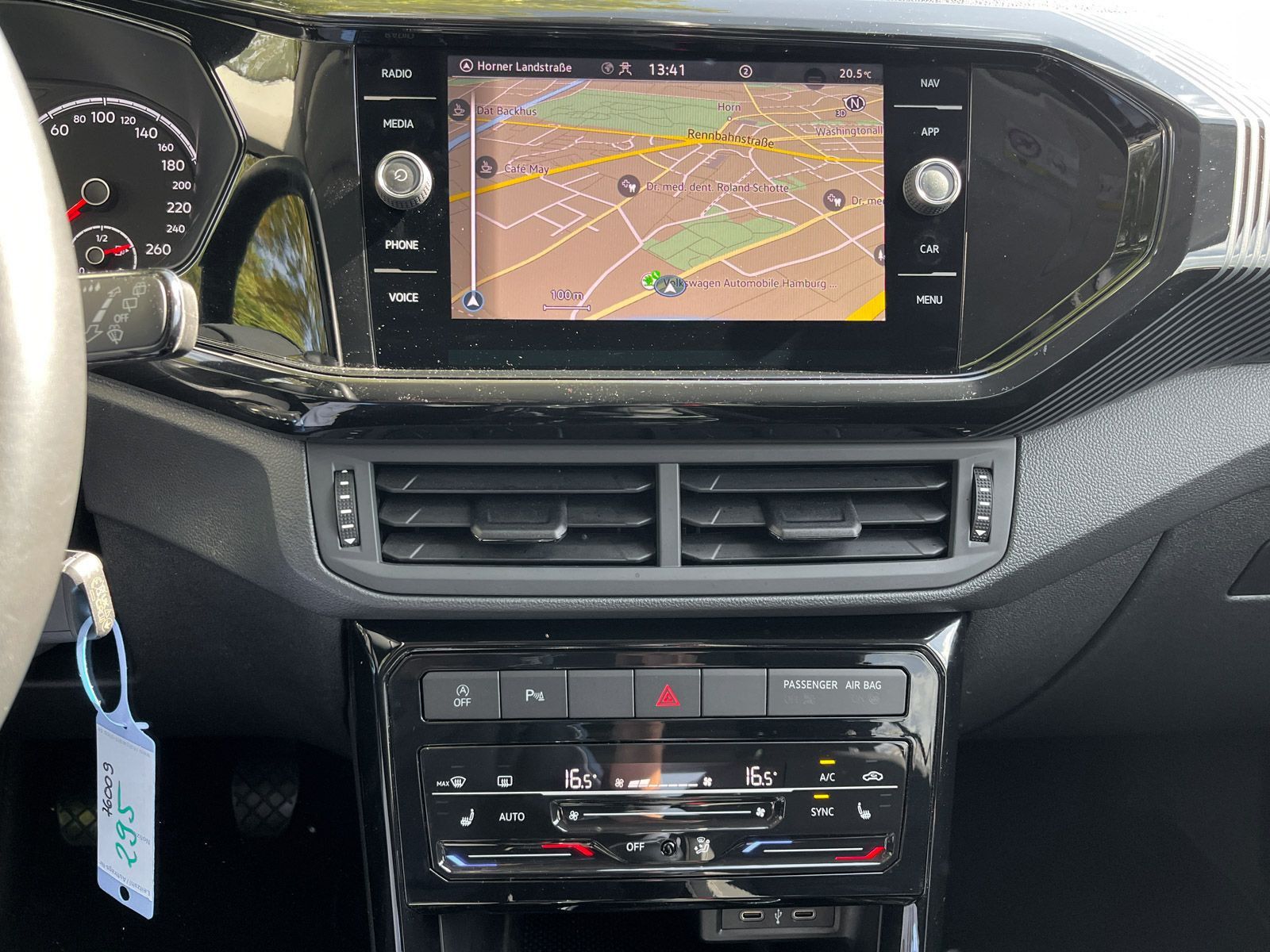 Volkswagen T-Cross - Bild 12