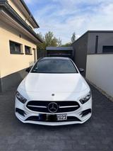 Mercedes-Benz A 220 d AMG-Line, 1.Hand, Sommer+Winterreifen