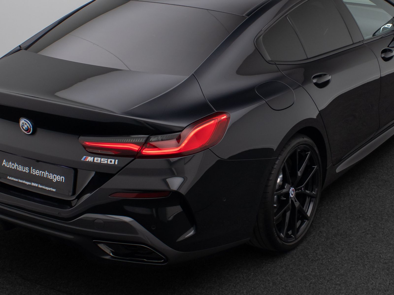 Fahrzeugabbildung BMW M850i xD Gran Coup&eacute; 360&deg; DAB Laser SoftClose 20"