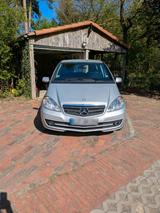 Mercedes-Benz Rentner Mercedes A-Klasse 160 (2010) nur 8... - Mercedes-Benz A 160 in Bremen