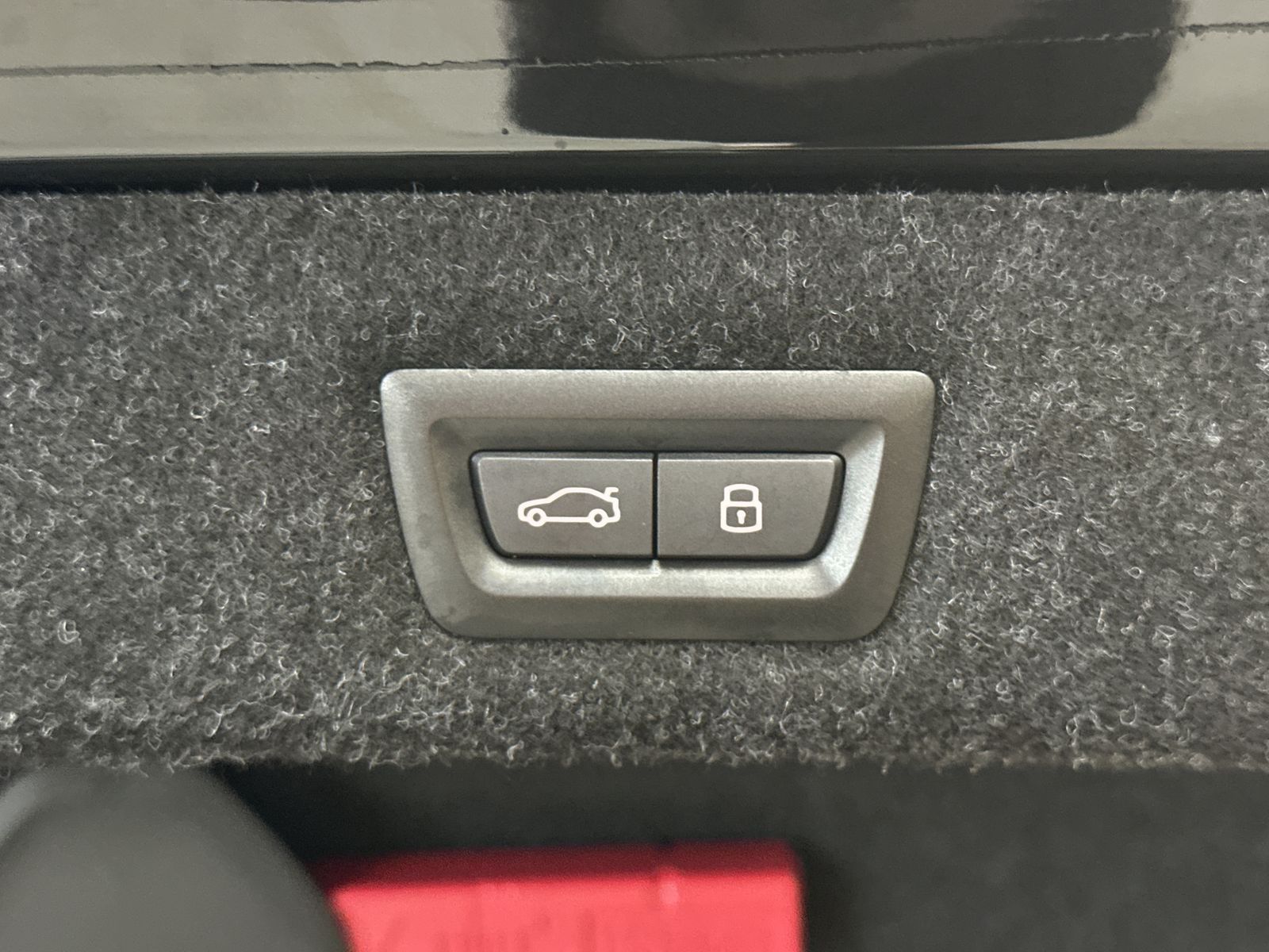 Fahrzeugabbildung BMW 530d xDrive M-Sport NAV+LED+AHK+HEAD-UP+GLASDACH