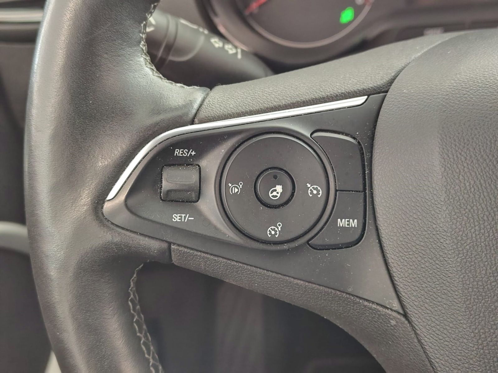OPEL Crossland X Crossland 1.2 2020 Automatik Navi Parkassistent – Bild 28