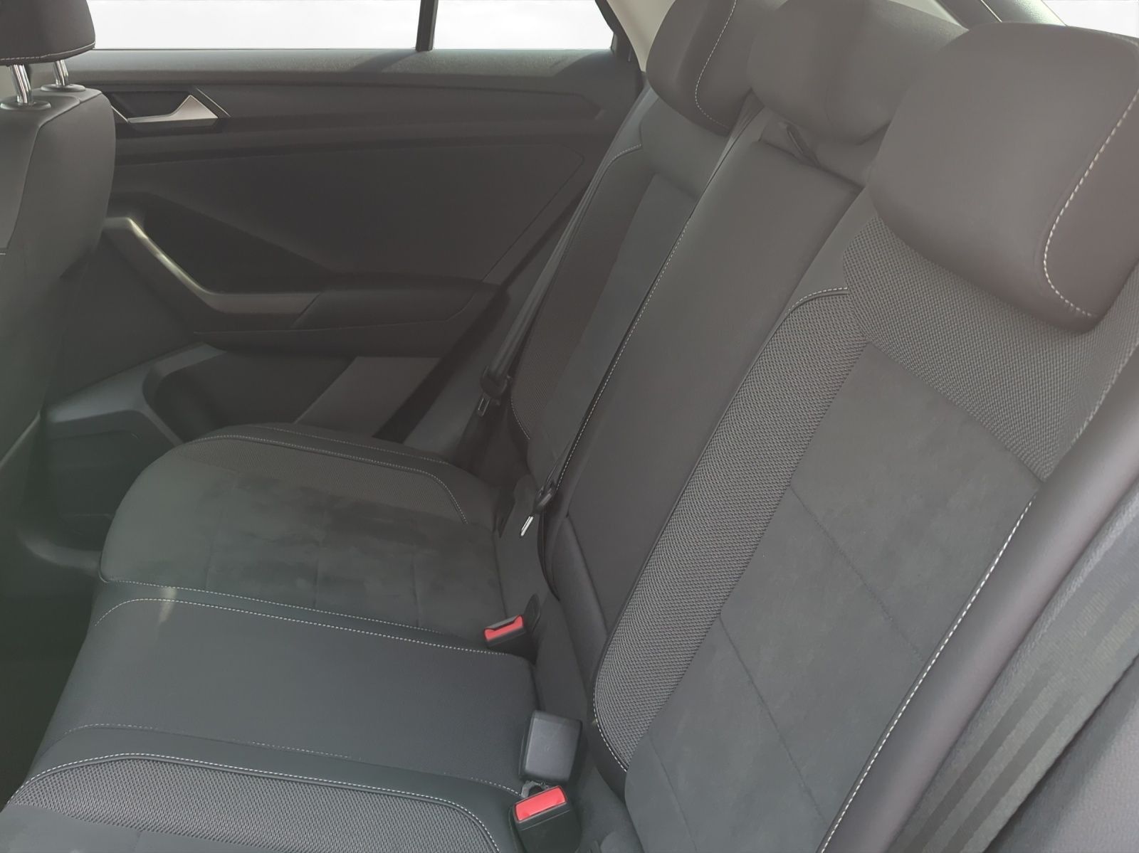 Volkswagen T-Roc - Bild 3