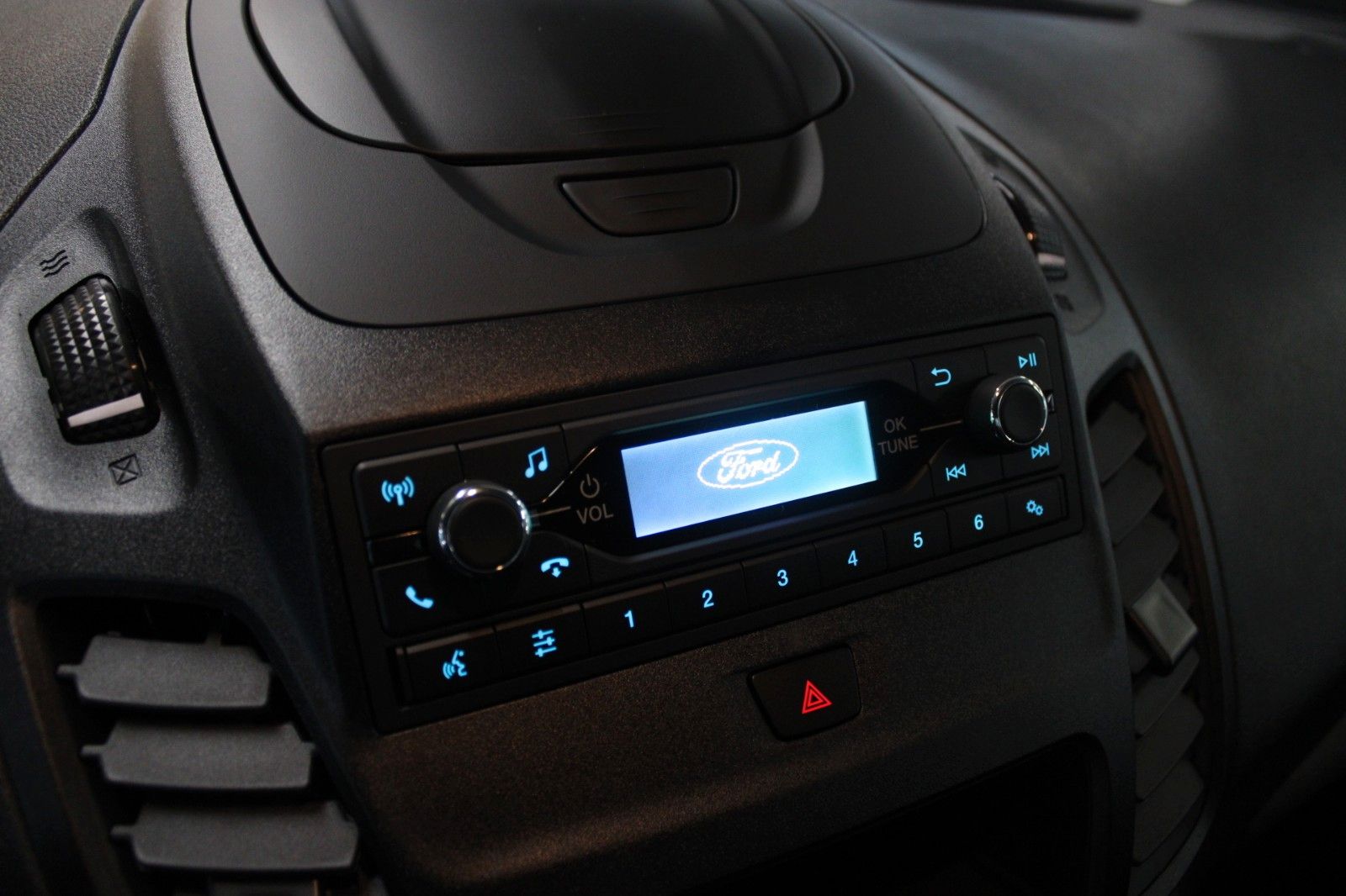Fahrzeugabbildung Ford Transit Connect TREND L1 KLIMA 3-Sitzer PDC AHK