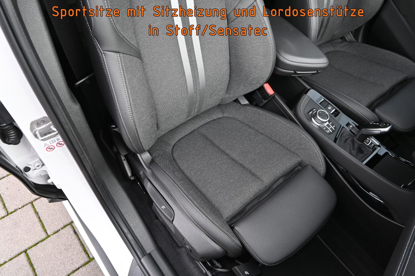 Fahrzeugabbildung BMW X1 xDr. 20d Sport Line °ACC°AHK°HEAD-UP°KAMERA°