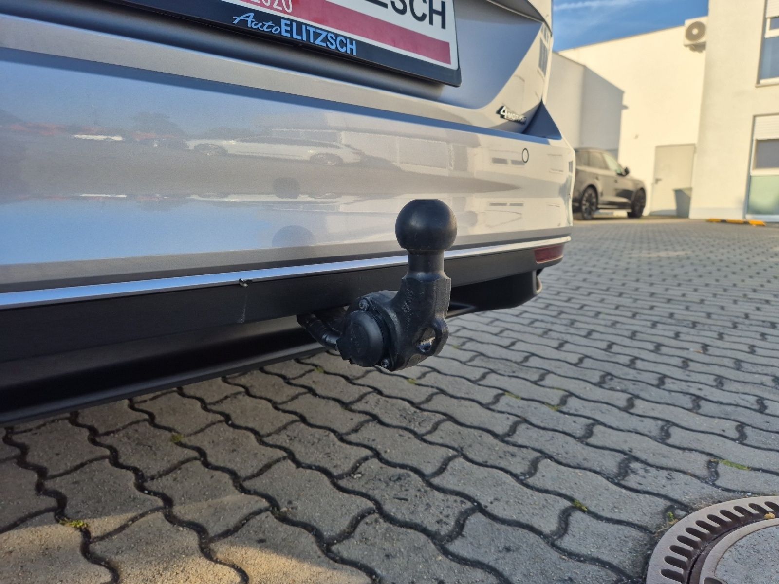 Fahrzeugabbildung Volkswagen Passat Variant TDI Business DSG 4M LED AHK Navi