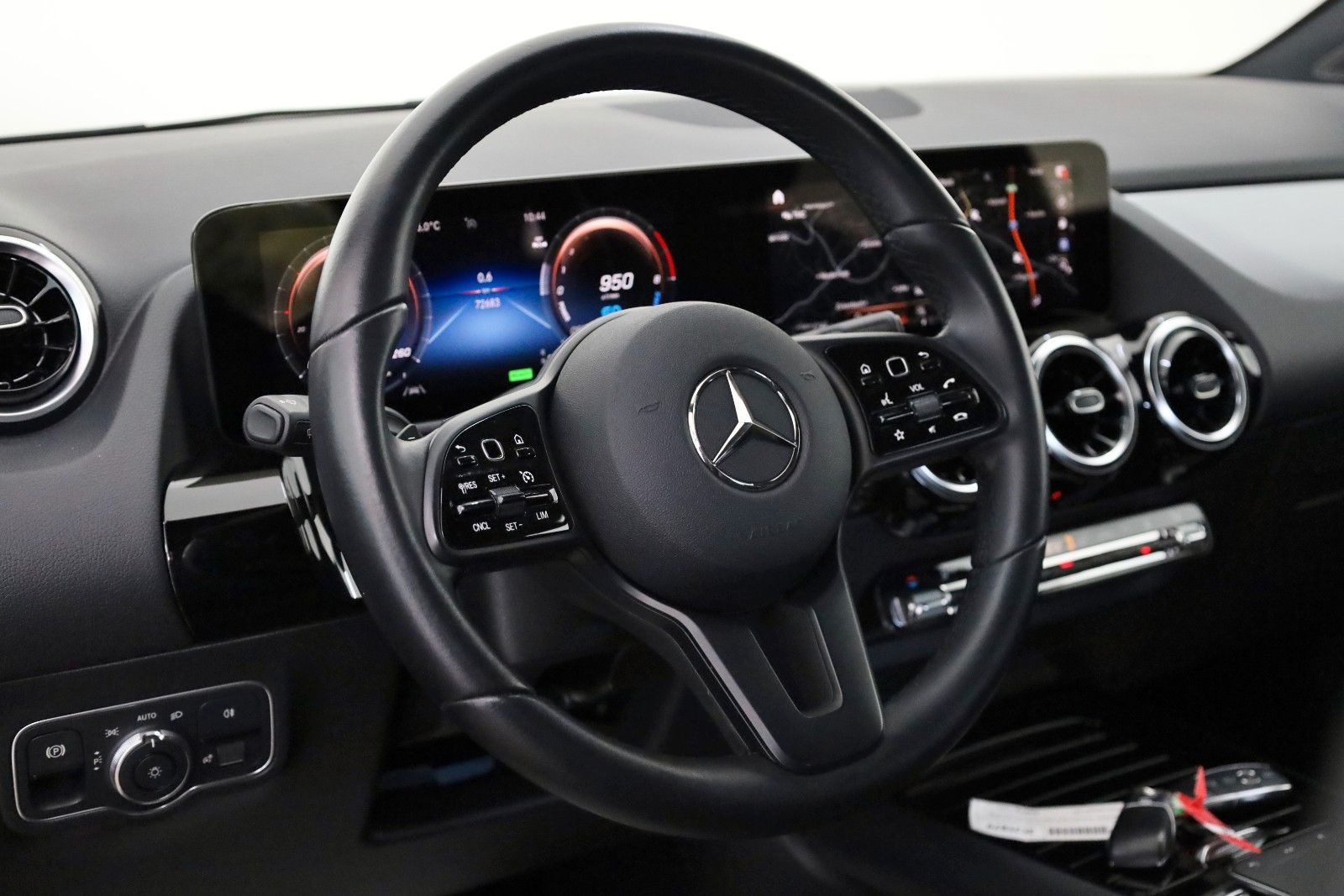 Fahrzeugabbildung Mercedes-Benz GLA 250 e Style, T.Leder, Navi ,LED, SH,Kamera