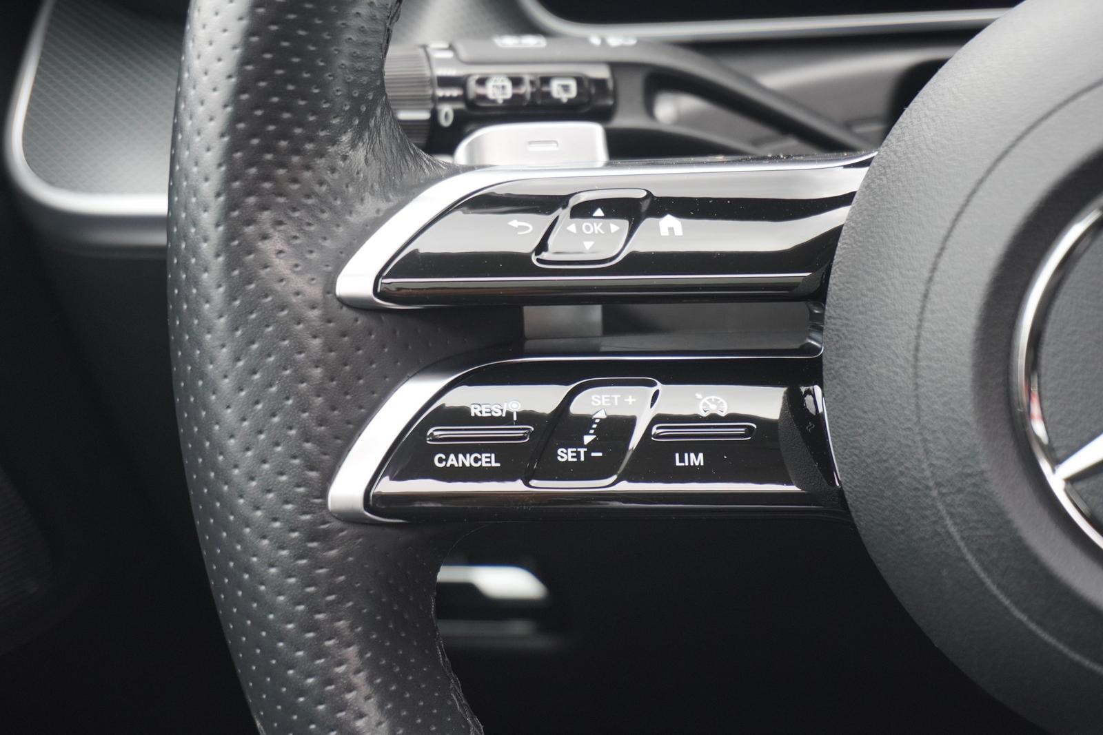 Mercedes-Benz C-Class C180 T-Modell AMG Line LED Navi Panorama Kamera, миниатюра 13