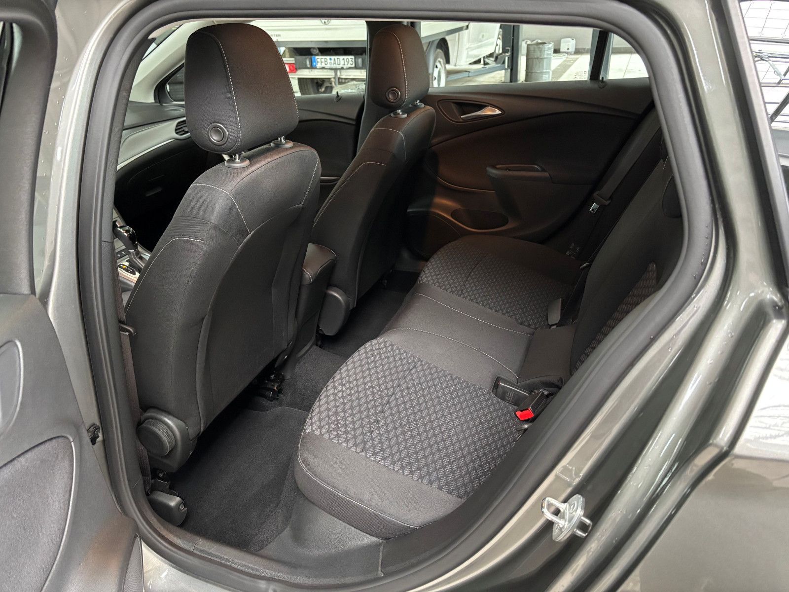 Fahrzeugabbildung Opel Astra K Sports Tourer Edition 1.5l CTDi + Navi +